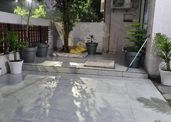 Leela Homestay Indore - Orchid - One Bedroom With Hall And Balcony