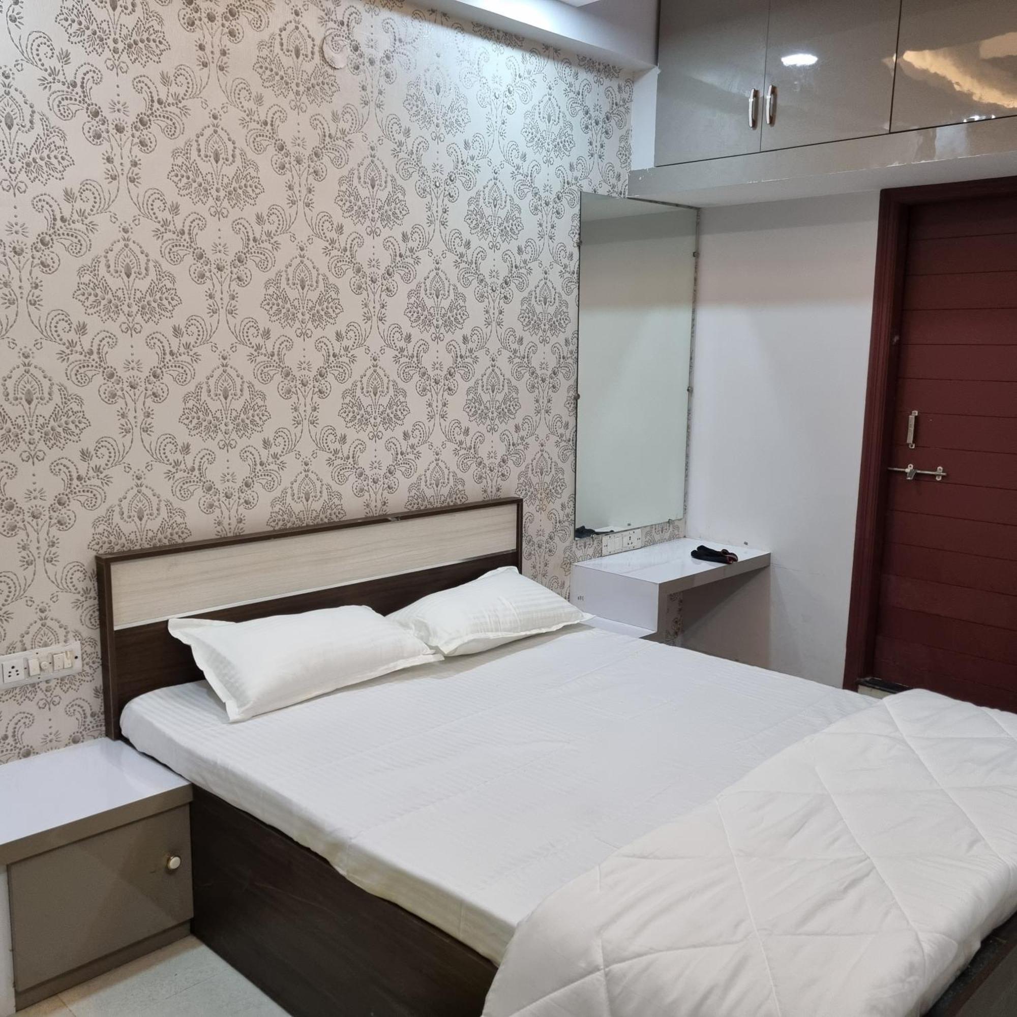 Leela - Orchid - One Bedroom With Hall And Balcony Apartment